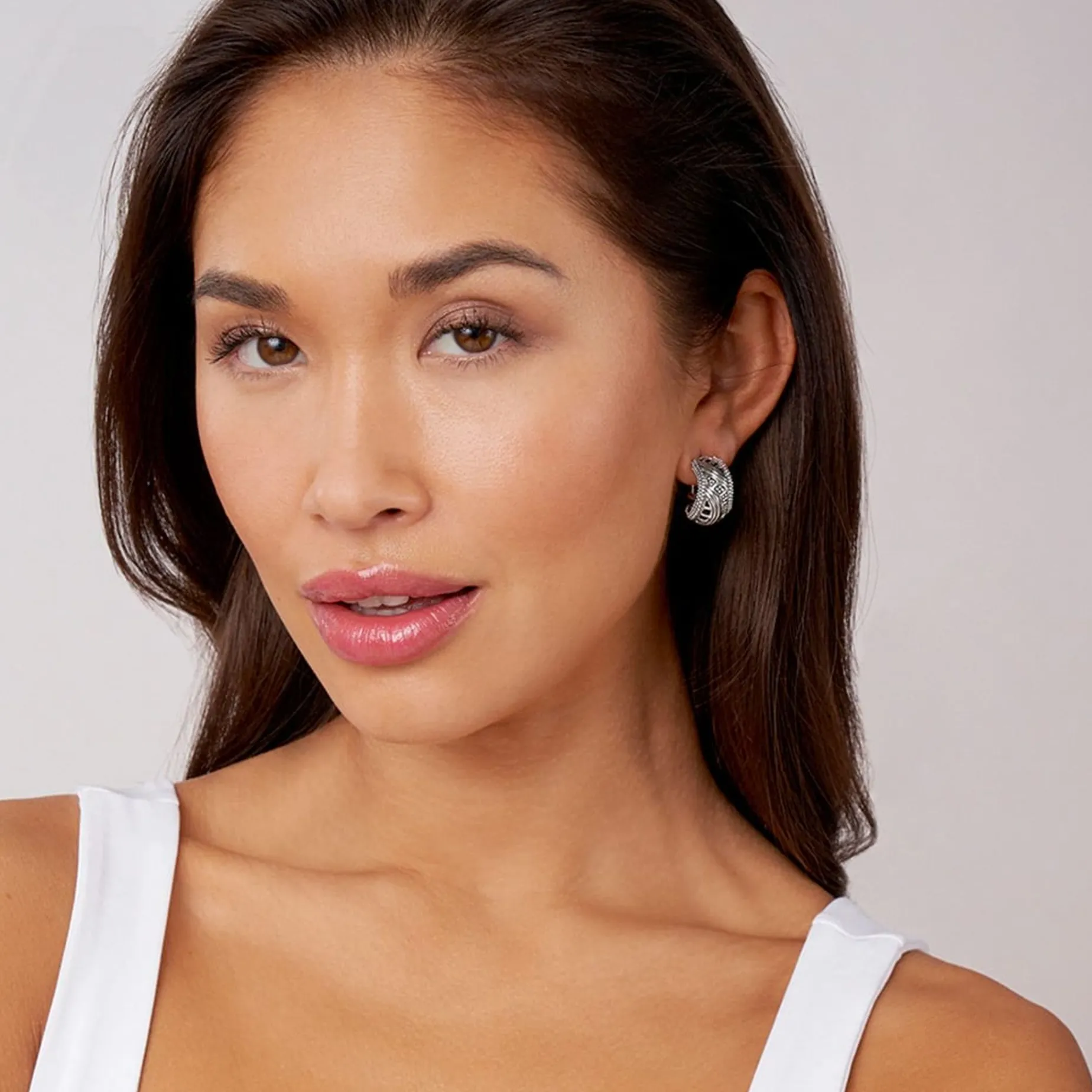 Caviar Earrings<LAGOS Caviar Omega Clip Earrings